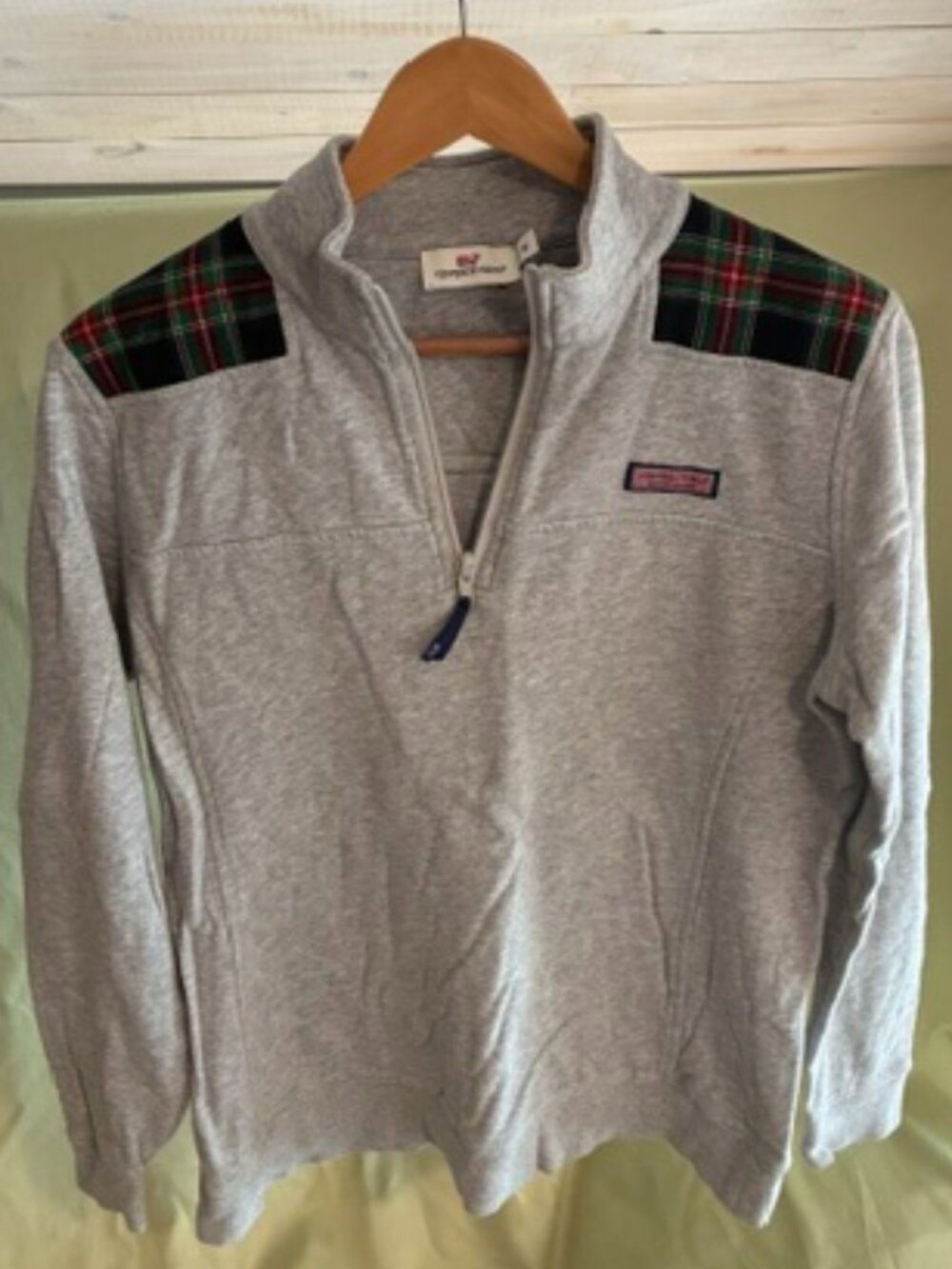 Vineyard Vines half zip, women's M